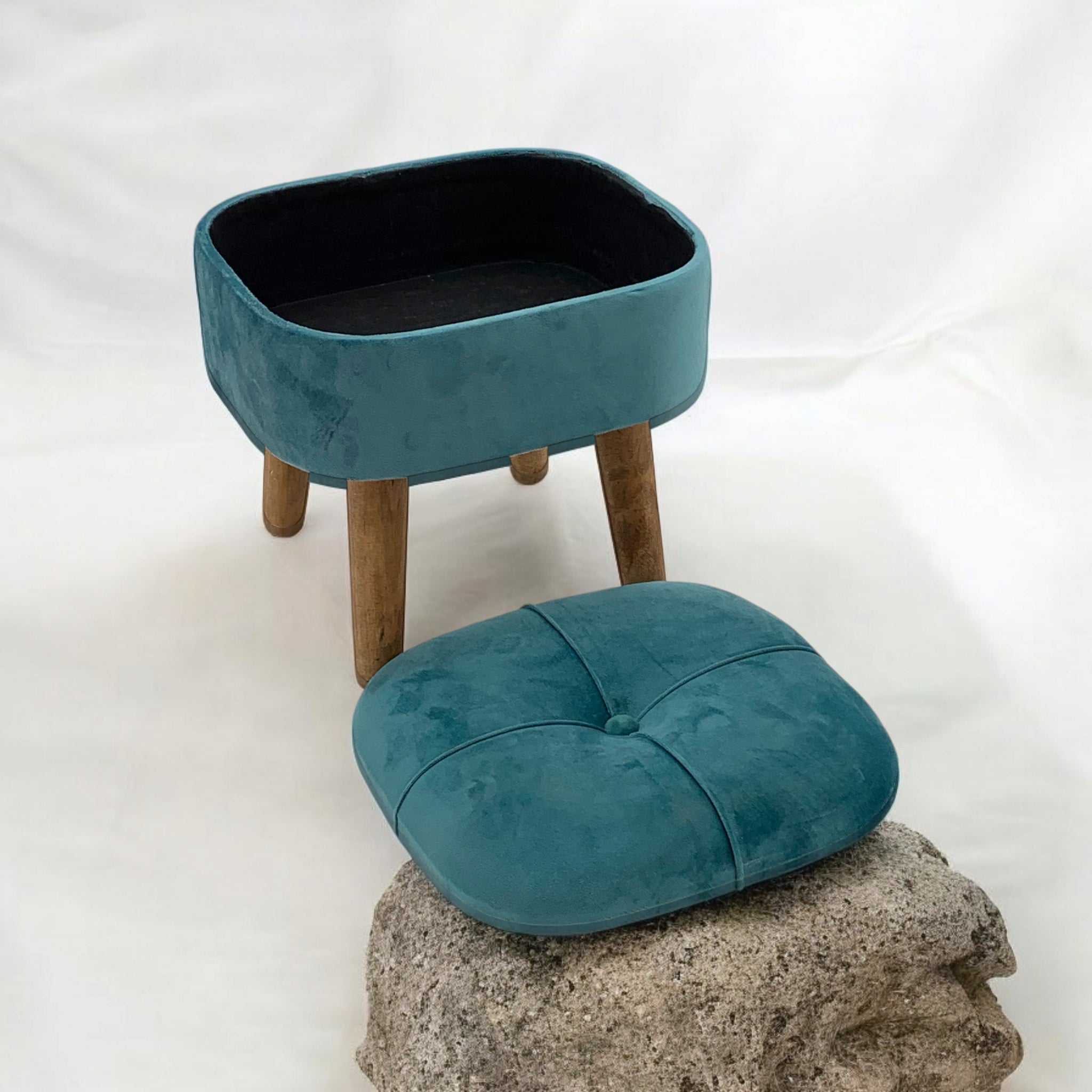 AcaciaHome Stylish & Durable Living Velvet Ottoman Footstool with Lift-Up Storage, Round Design, Traditional Pattern, Comfortable Medium Firmness for Living Room, Office or Lounge (Blue, Round)