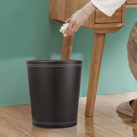 KINGFOM™ Classic Leather Waste Bin, Creative Waste Paper Basket, Storage Bin for Office, Home and High Class Hotel (Black)