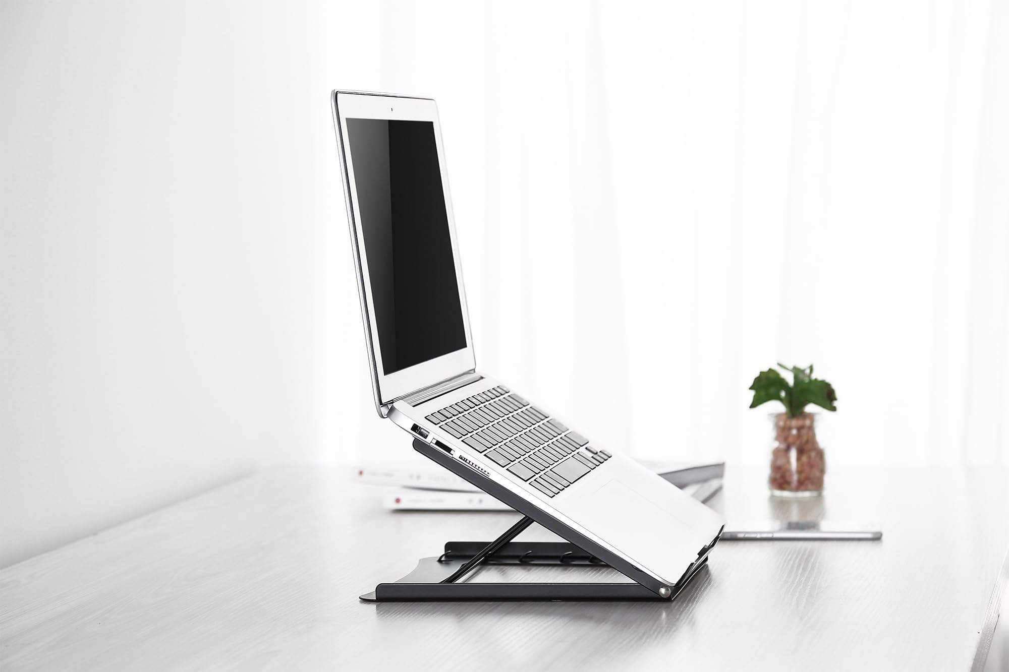 DIGITUS Notebook stand - Adjustable in 5 positions - For 10-inch to 15-inch laptops - Robust steel - Black