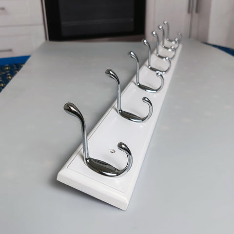 lomejii Long Wooden Wall Coat Rack White Wood 7 Silver Hooks, 80 cm, Strong Wall Coat Hook Rail for Coat, Hat, Bag