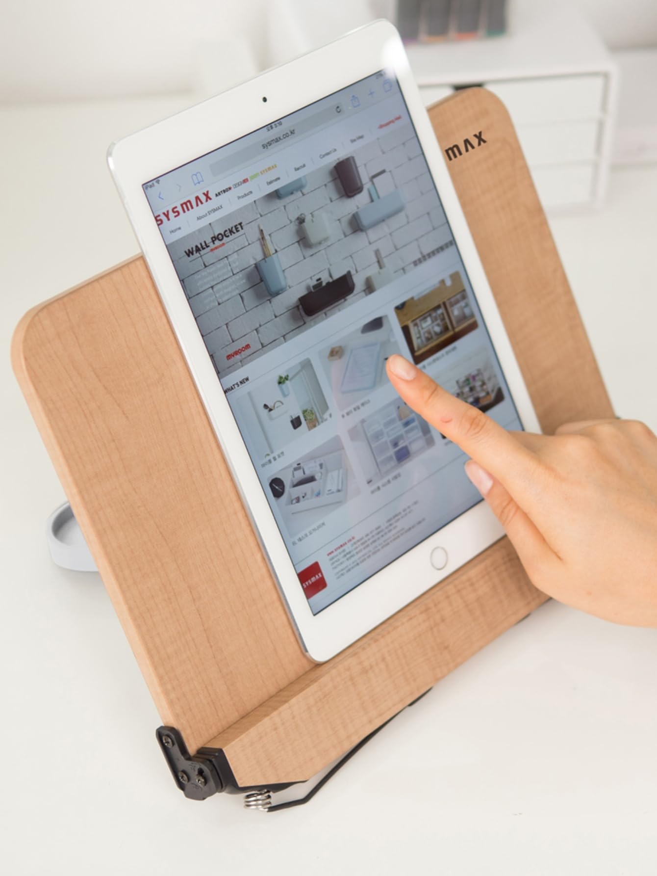 Sysmax Natural Wood Book Stand Reading Stands Laptop Holder Angle Adjustable (Large)