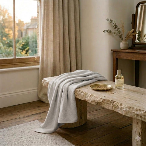 Vie TRIOMPHE Standard Zero-Twist Bath Towel 70x140cm, Long-Staple Cotton Sophisticated Mist Grey, Ultra-Soft Absorbent Hotel-Quality Towel, 330g