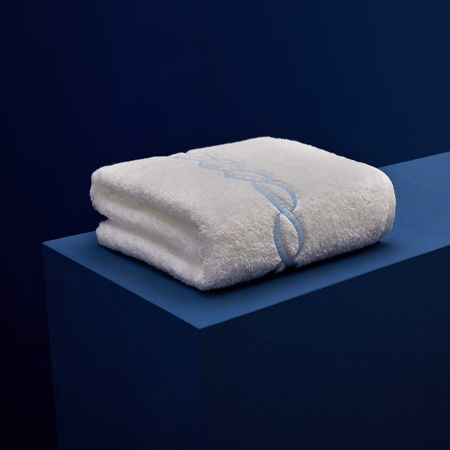 Calla Angel Superior 1000 Gram Egyptian Cotton Oversize 63 x 31 Bath Towel, 1 Piece, Blue Chain