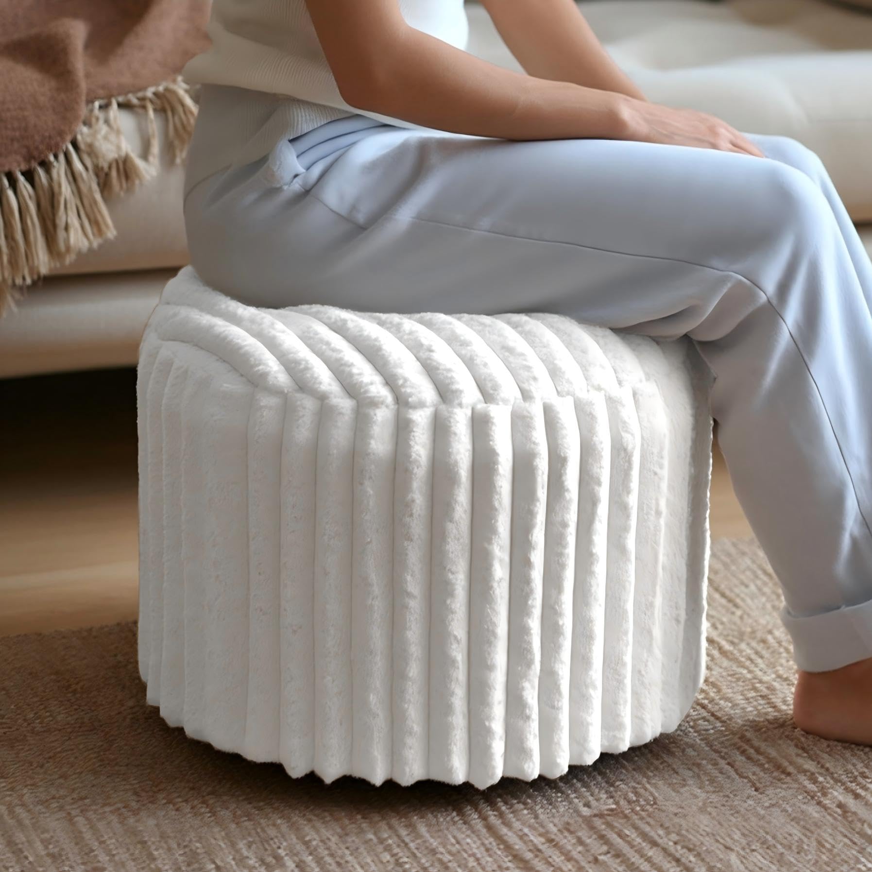DAWNYIELD Round Footstool Bean Bag, Faux Fur Pouffe, White