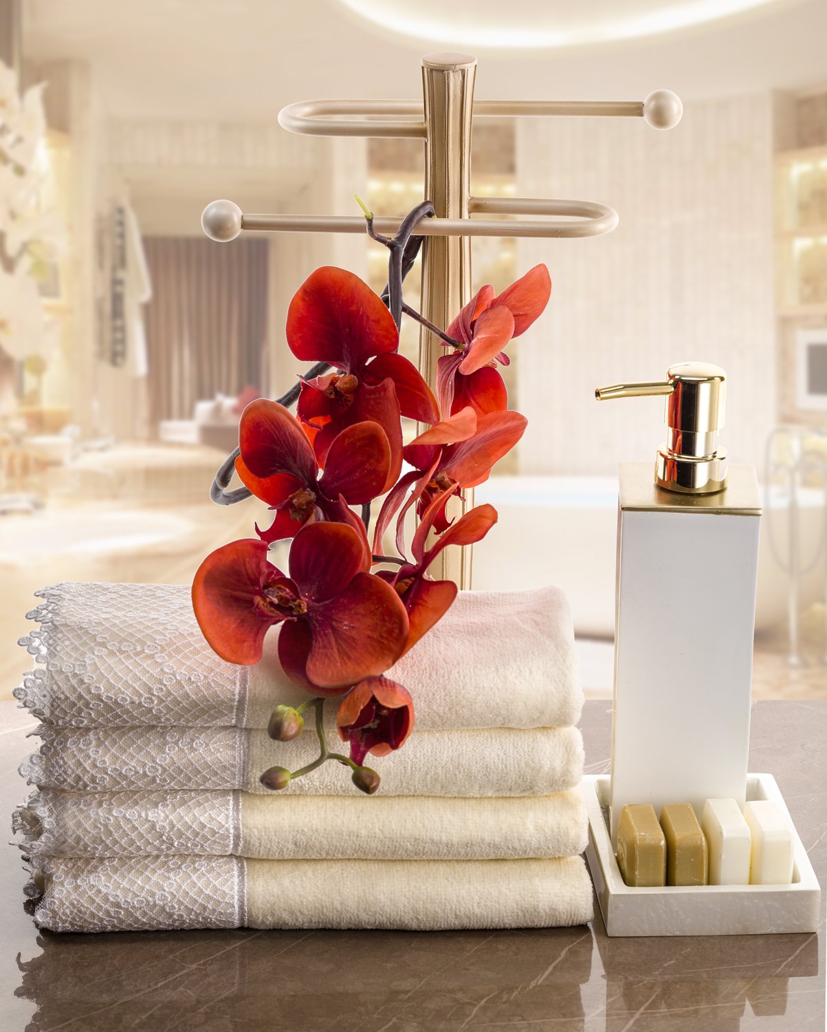 Creative Scents Extra-Absorbent Towels, 100% Cotton Velour Cream Towel, with Scallop Lace Trim - 4 Piece Towel Set, Fingertip Towel 11 by 18-Inch