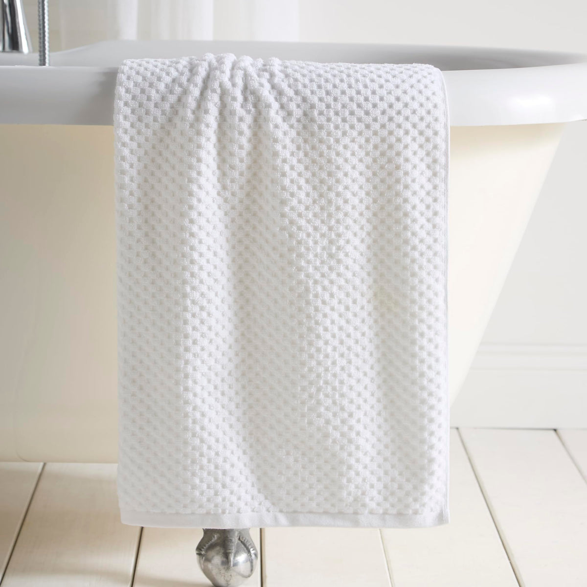 Dreams & Drapes Popcorn Check Hand Towel White – Soft Absorbent 100% Cotton Jacquard Check Bathroom Towel, Quick‑Dry