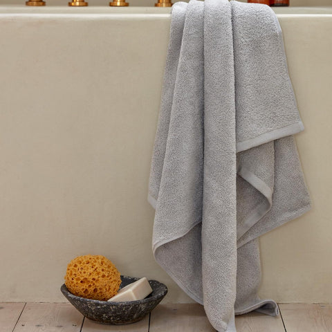 Christy Cirrus Bath Sheets Set | 6 Pieces | 2 Face 2 Hand 2 Bath Sheets | Quick Dry | Super Soft and Fluffy | Lightweight Bathroom Shower Towels