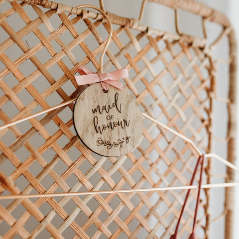 Wooden Wedding Dress Hanger Tag for Bride/Bridesmaid/Flower Girl/Maid of Honour/Mother of the Bride/Groom (Maid of Honour)