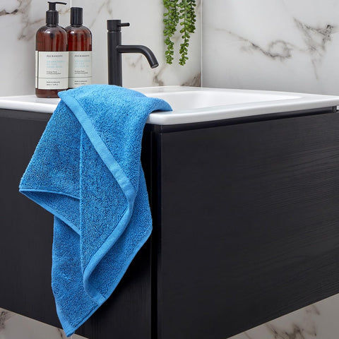 Christy Cirrus Lightweight Bath Towels | Set of 2 | Quick Dry | Super Soft and Fluffy | Lightweight Bathroom Shower Towels | 100% Cotton | Ocean Blue