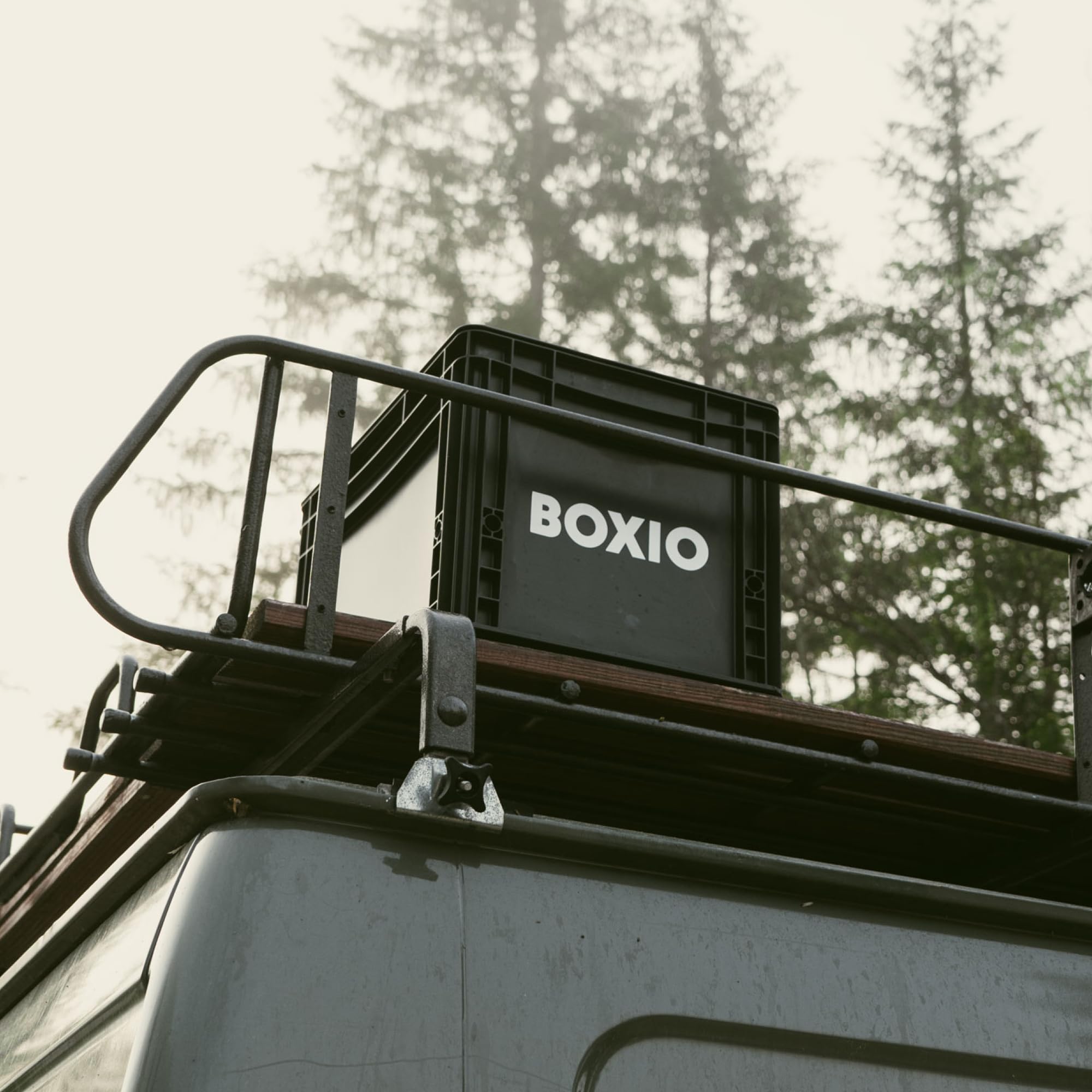 BOXIO Solo: Storage box with lid – 15.7" x 11.8" x 11.0" – perfect plastic transport box for camping, boat or garden