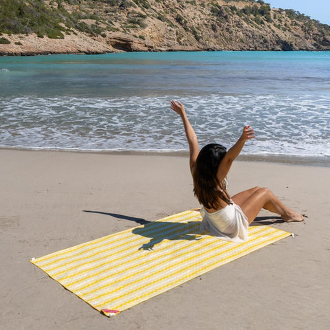 Flamingueo Large Beach Towel – for Beach, Pool and Garden – Ultralight – Extra Long – Flap for Hammocks – Cotton Blend – Blue