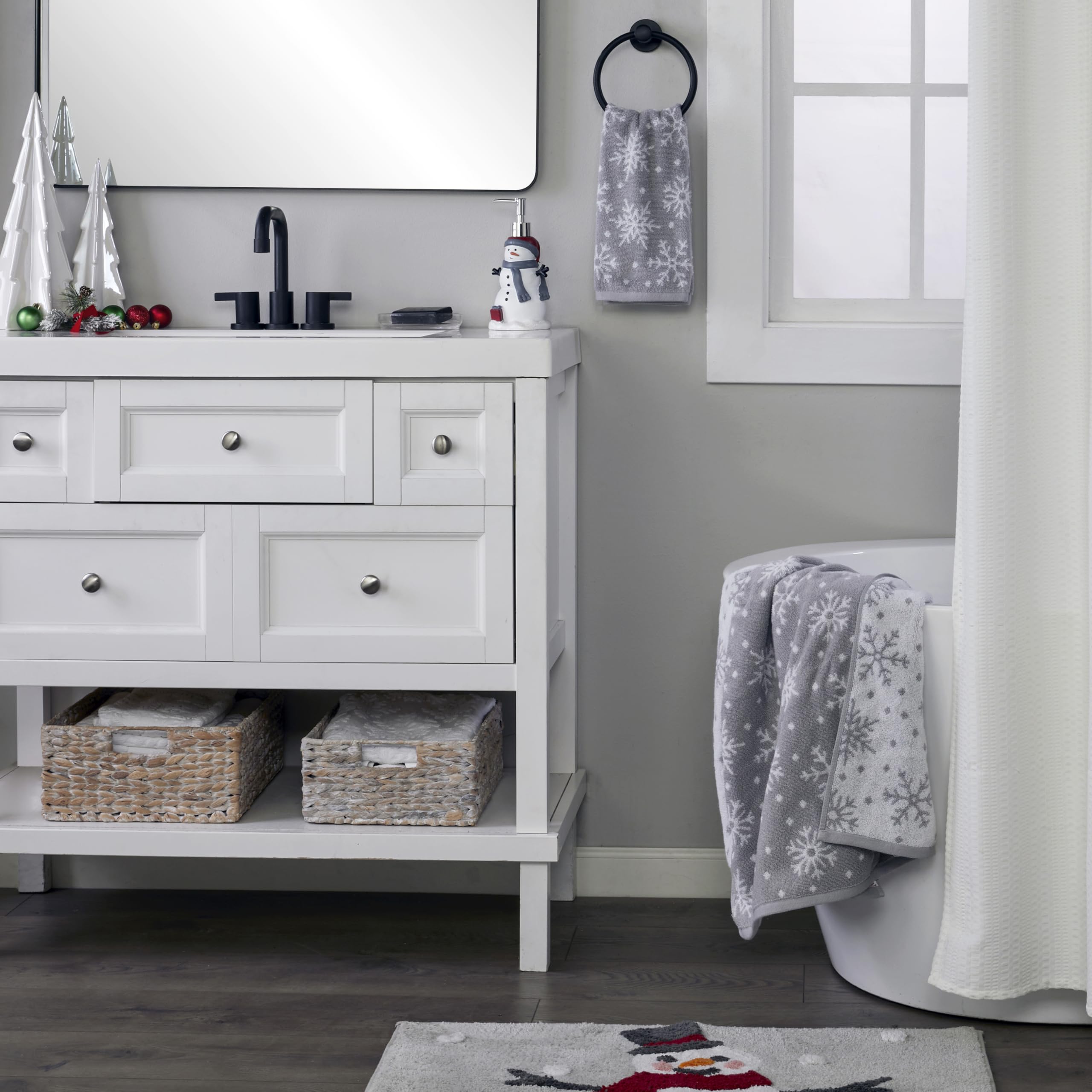 SKL Home Winter Scattered Snowflakes Bath Towel, Gray