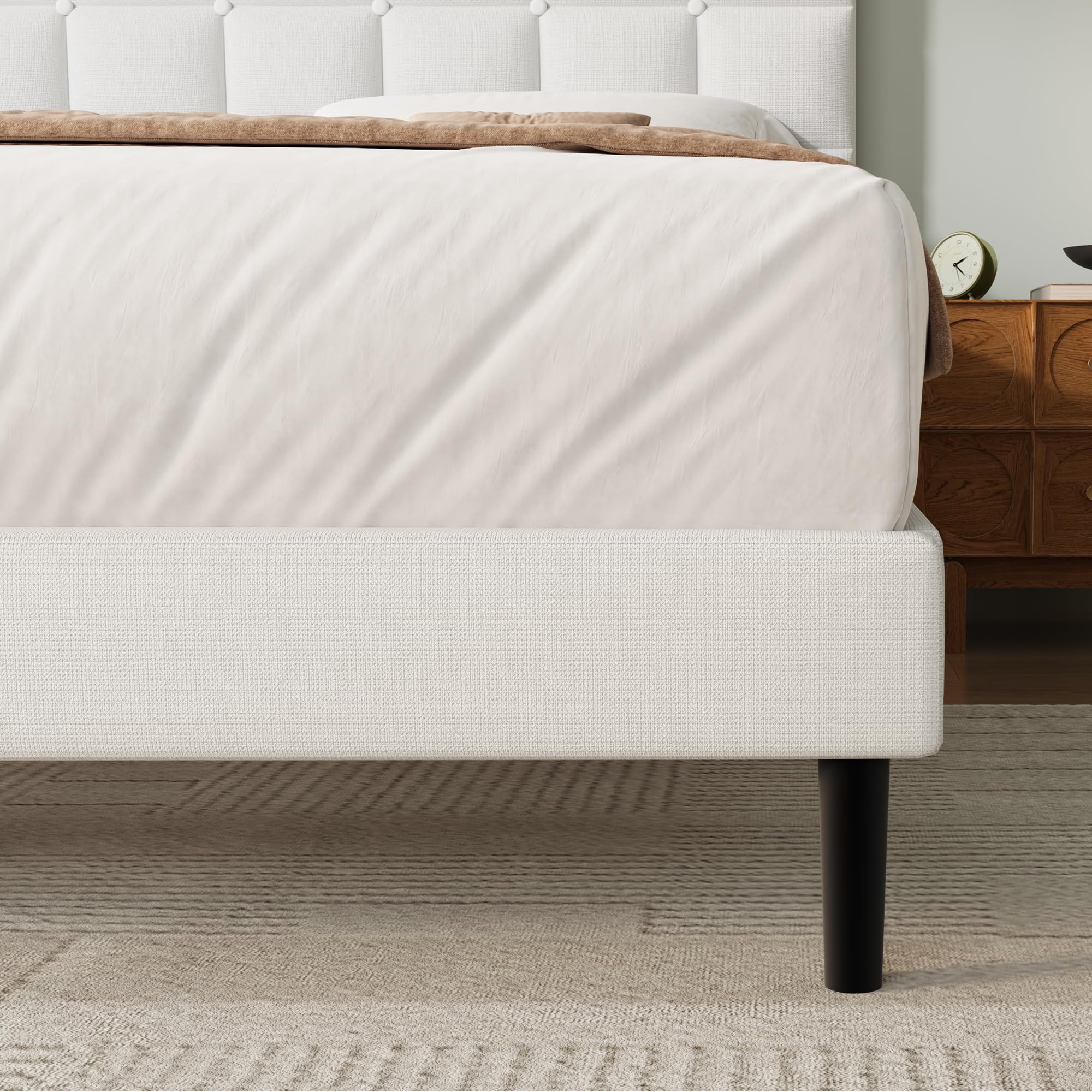 Yocreat King Bed Frame, Easy Assembly, Sturdy Wooden Slat Support, Upholstered Platform with Headboard, No Box Spring Needed, White King Bed 150×200
