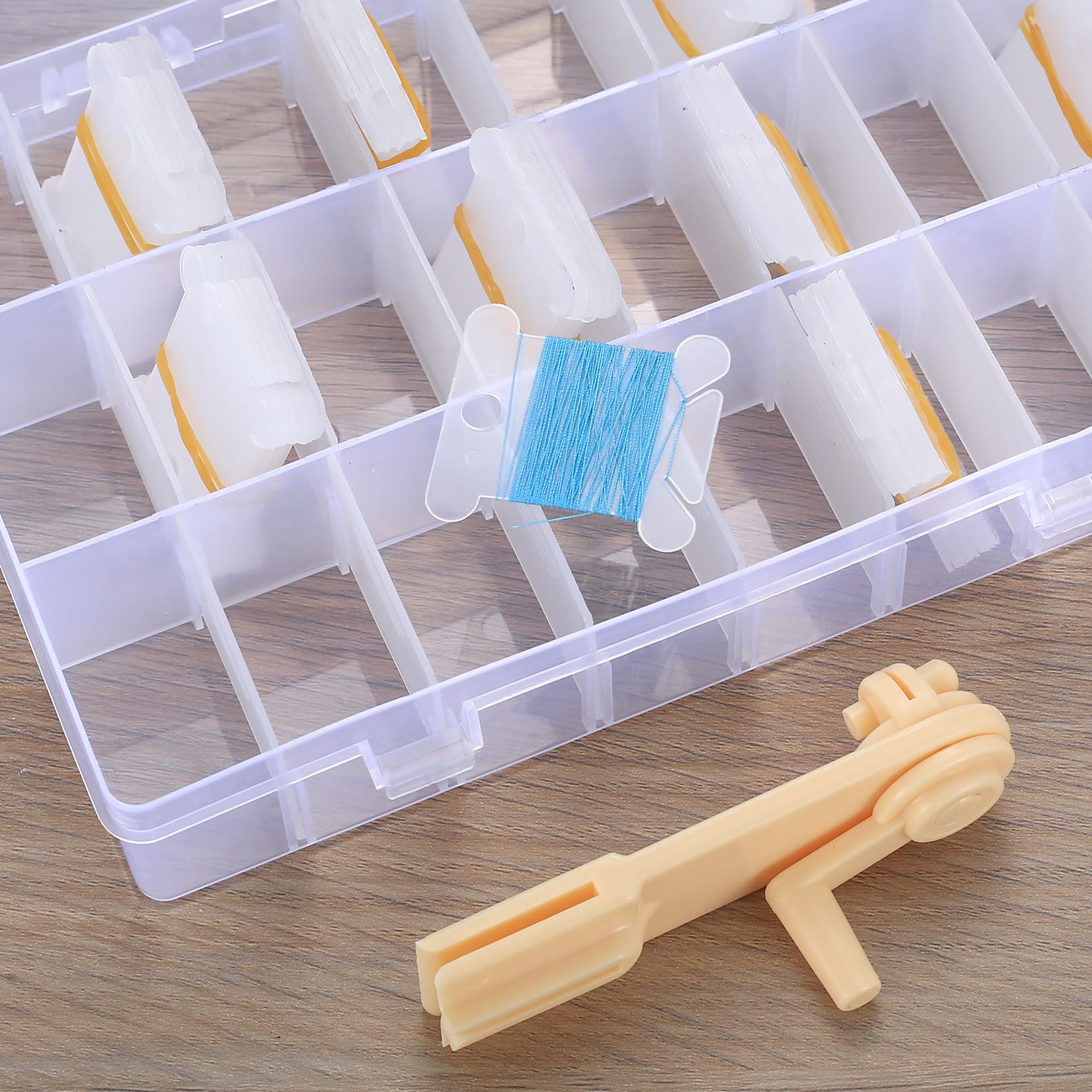 HAOCHEN Embroidery Organizer Box Set, Plastic Embroidery Thread Storage, 106 Pcs Cross Stitch Organiser Box Set with Floss Bobbin Winder and Blank