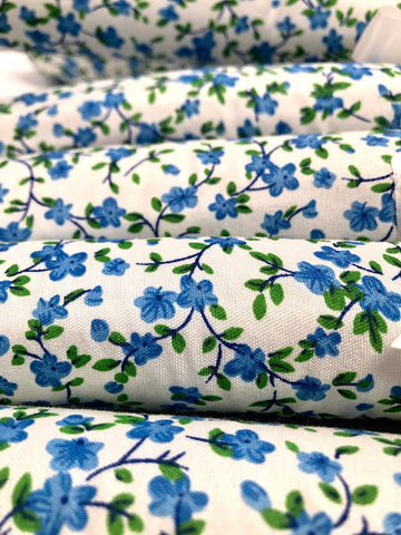 Pack of 5 Quality Padded Clothes Hangers ~ Several Patterns to choose from ... (Blue Flower)