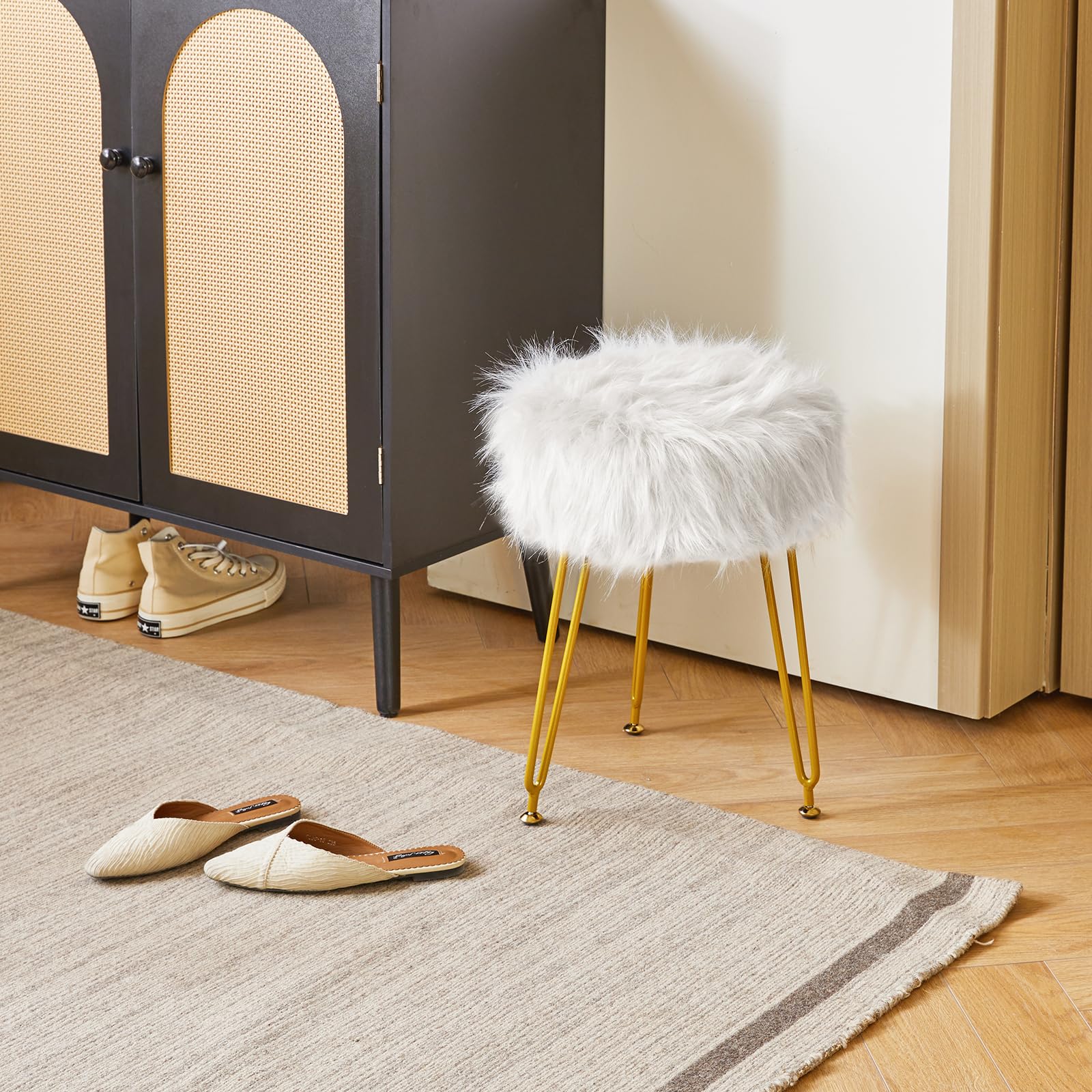 IBUYKE Faux Fur Vanity Chair, Furry Makeup Stool Ottoman, White L/G-32W