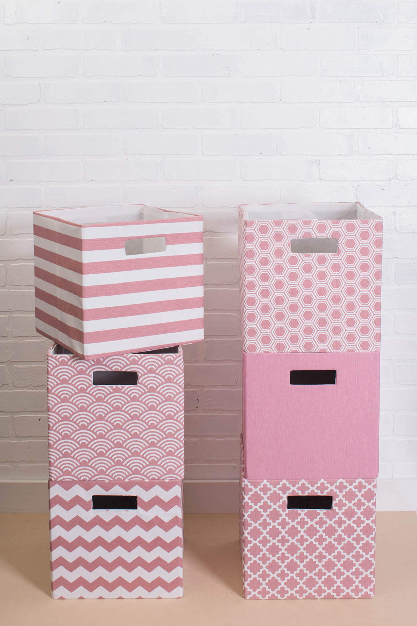 DII 13 x 13 x 13, Chevron Rose, 100% Polyester, L