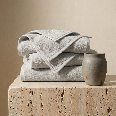 Vie TRIOMPHE Standard Zero-Twist Bath Towel 70x140cm, Long-Staple Cotton Sophisticated Mist Grey, Ultra-Soft Absorbent Hotel-Quality Towel, 330g
