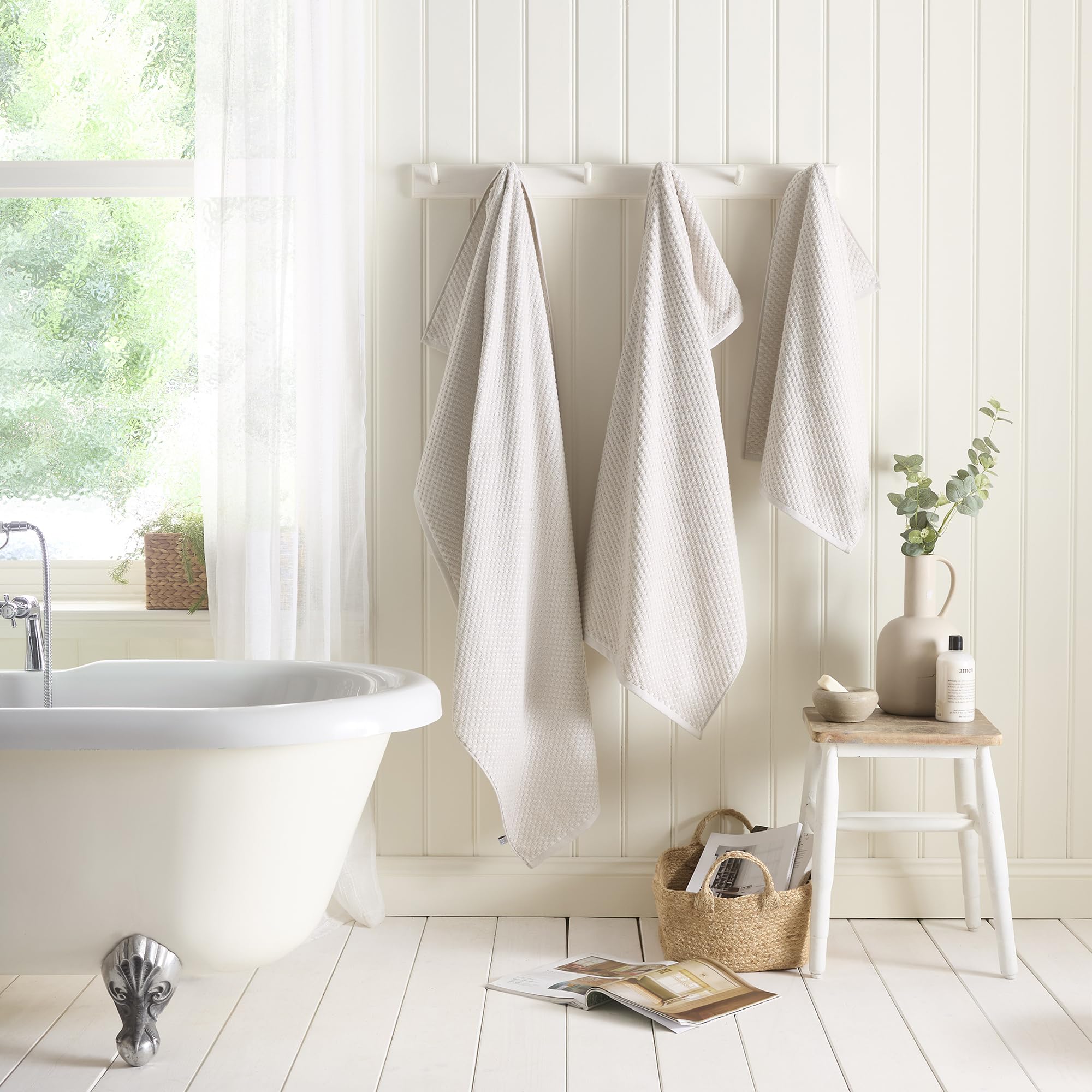 Dreams & Drapes Popcorn Check Bath Towel Natural – Soft Absorbent 100% Cotton Jacquard Textured Bathroom Towel, Quick‑Dry