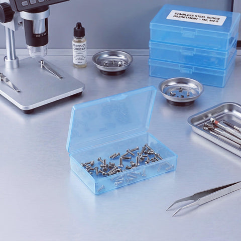 Forever bene 8 Blue Small Plastic Containers with Lids, 8 Pieces, Blue, each piece measures 13,5 × 8 × 3 cm