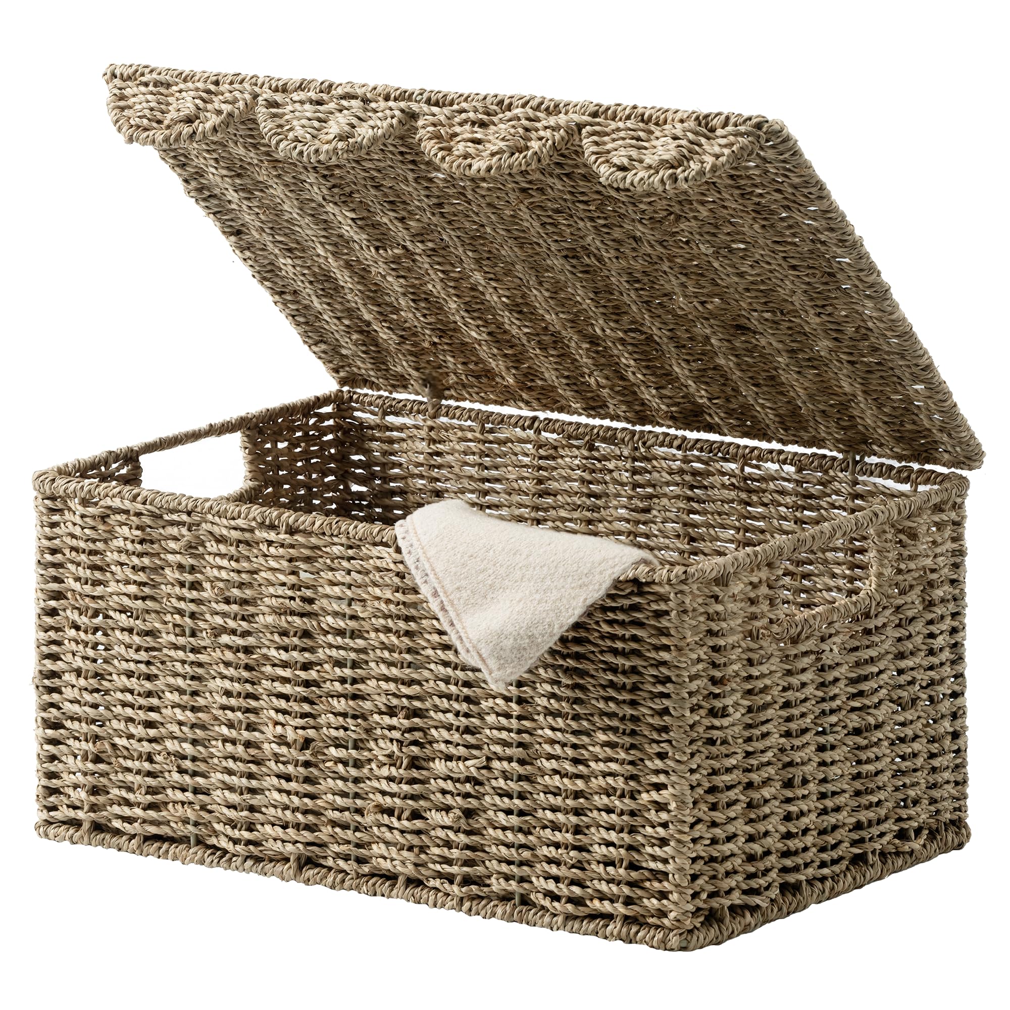StorageWorks Scalloped Edge Wicker Basket with Lid, Handwoven Natural Seagrass Basket for Décor, Shelves, Nursery Room