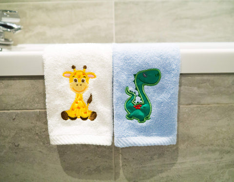 Lex's Linens Pack of 2 Kids Face Cloth (1 of Each) (Giraffe & Dinosaur)