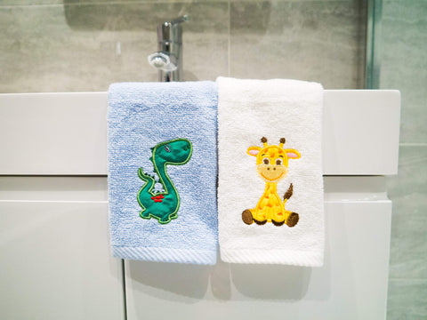 Lex's Linens Pack of 2 Kids Face Cloth (1 of Each) (Giraffe & Dinosaur)
