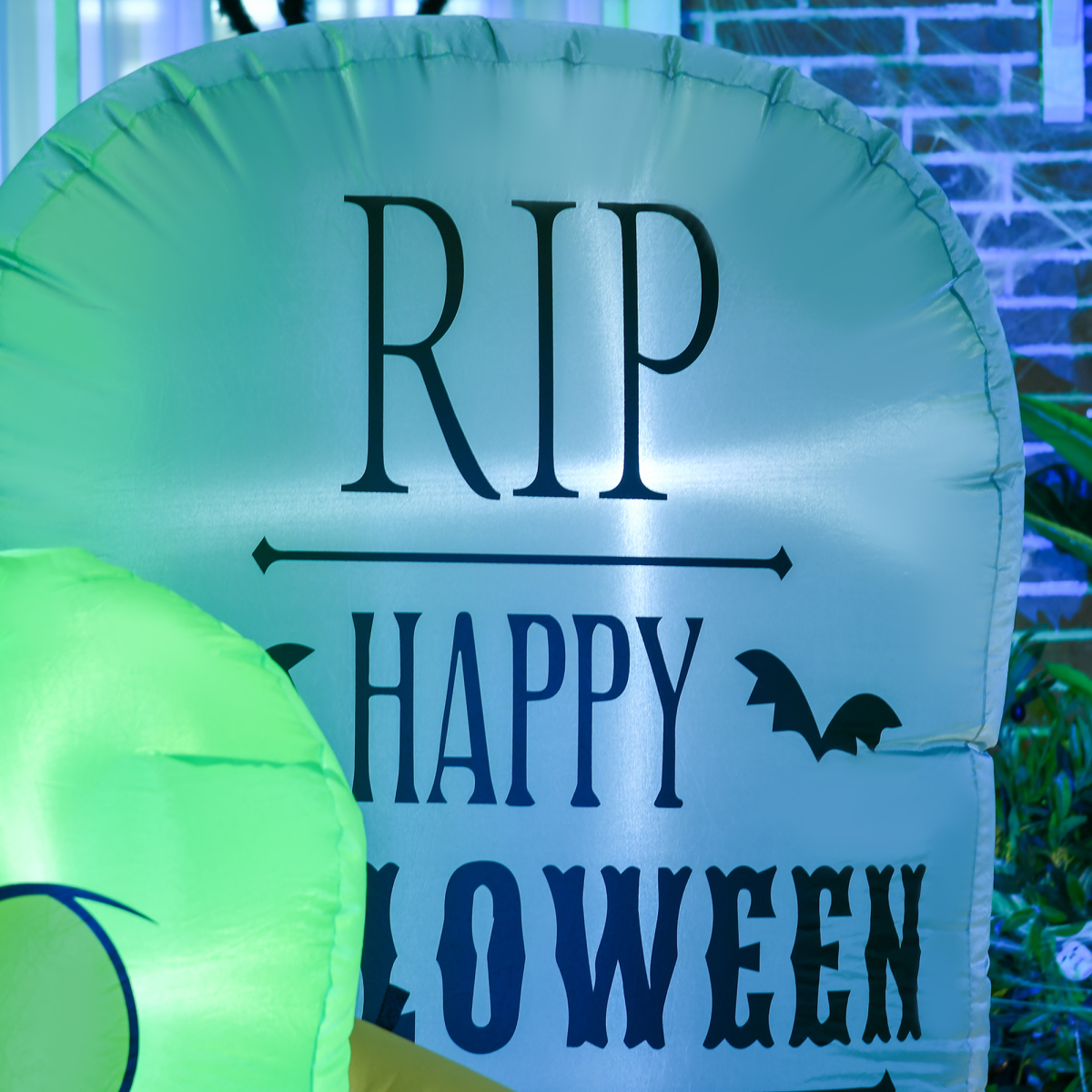 HOMCOM 5FT Halloween Inflatable Ghost, Blow Up Garden Decorations LED Decor