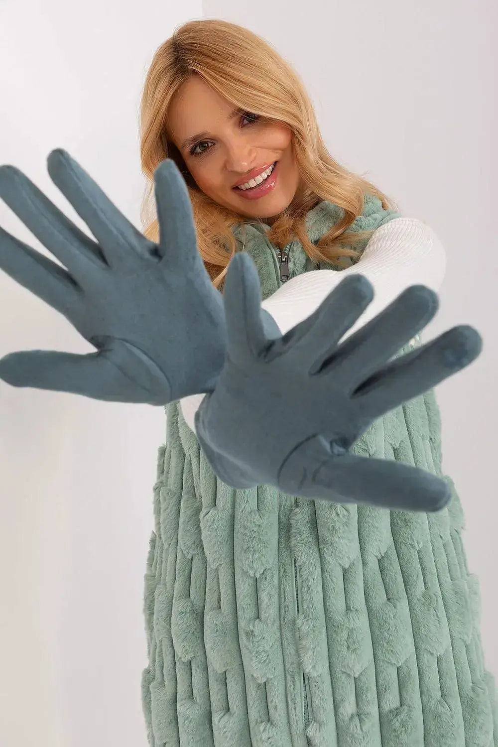 AT Sleek Insulated Gloves with Embroidered Touchscreen Access