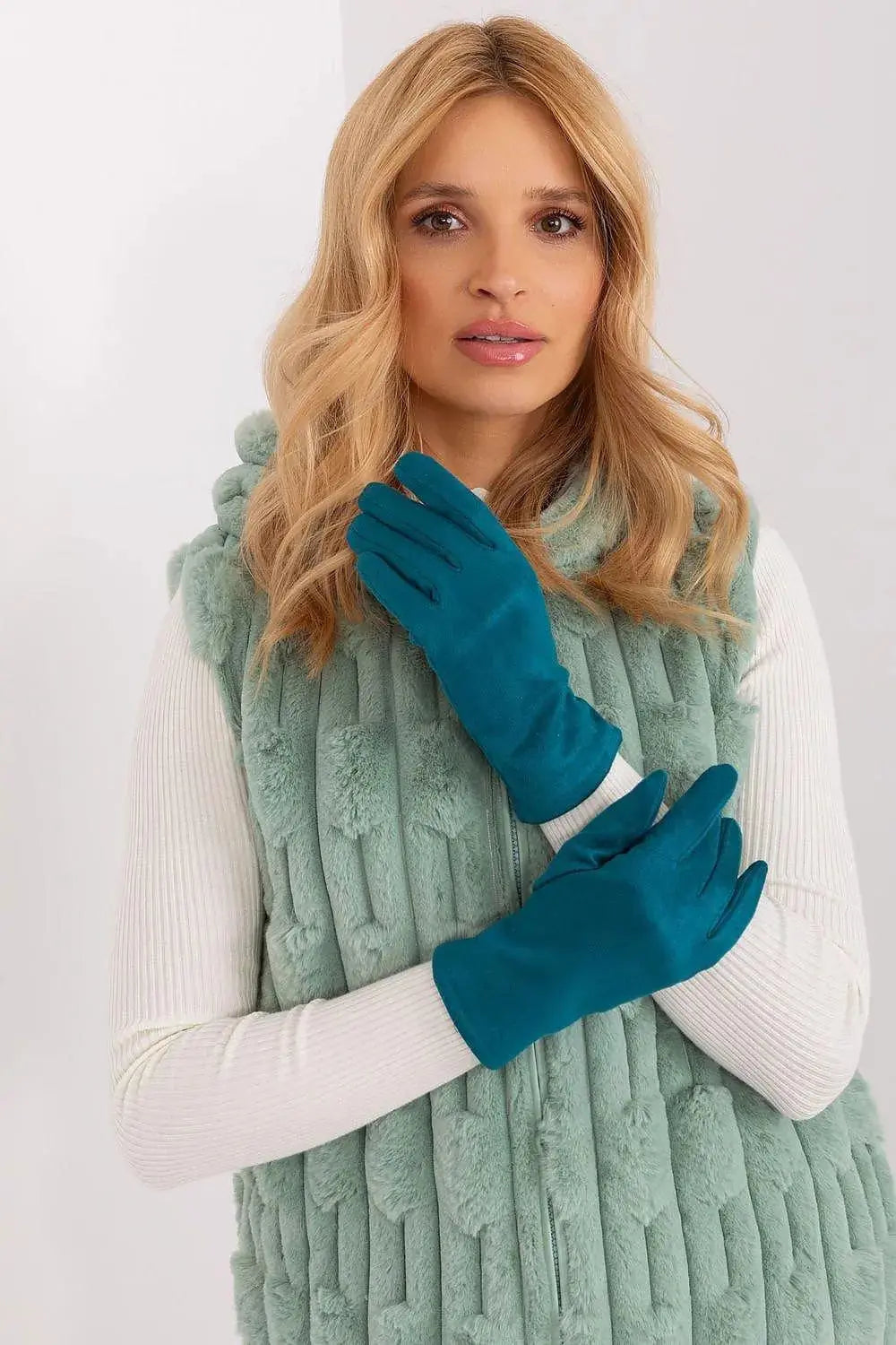 AT Sleek Insulated Gloves with Embroidered Touchscreen Access