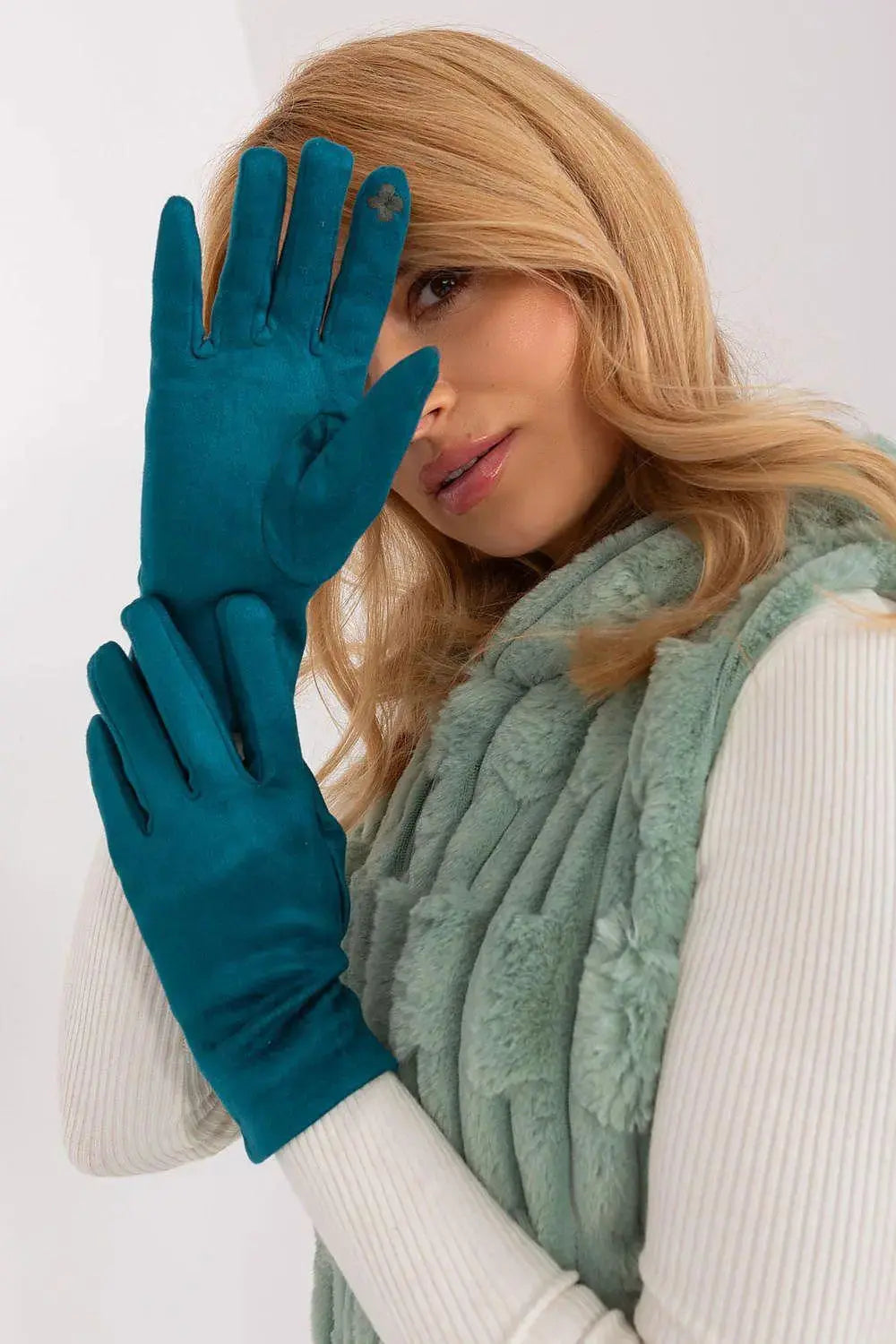 AT Sleek Insulated Gloves with Embroidered Touchscreen Access