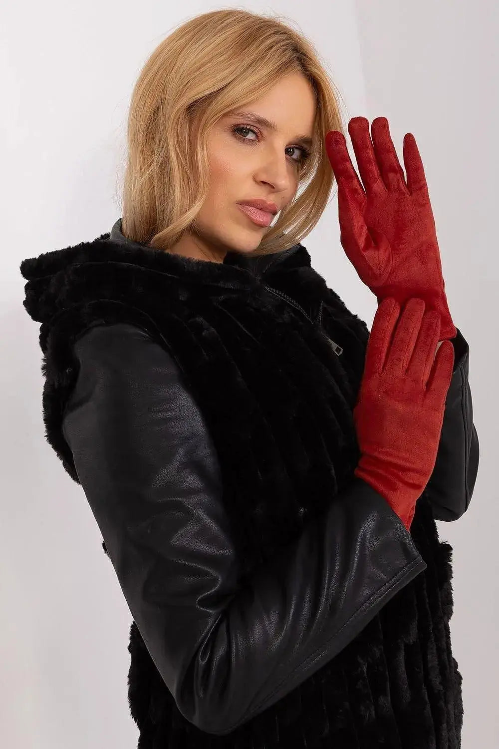 AT Sleek Insulated Gloves with Embroidered Touchscreen Access