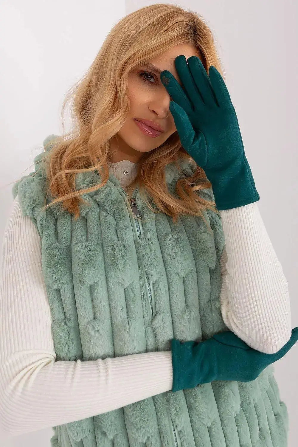 AT Sleek Insulated Gloves with Embroidered Touchscreen Access