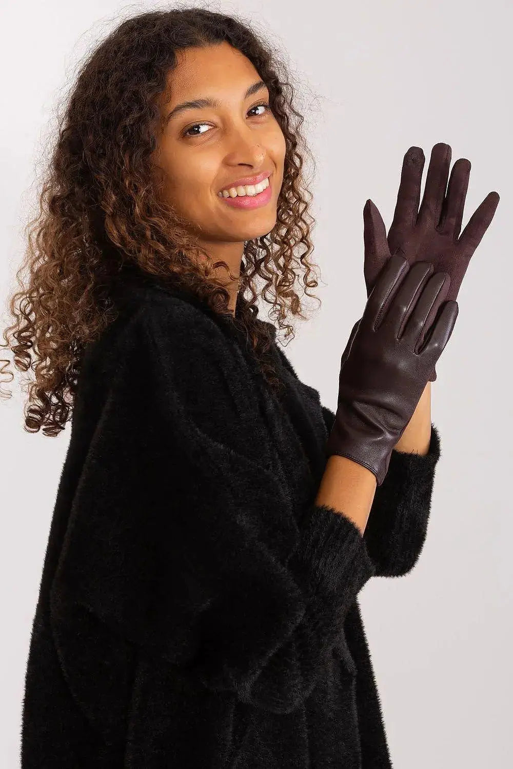 AT Fashionable Women’s Gloves with Phone-Friendly Embroidery