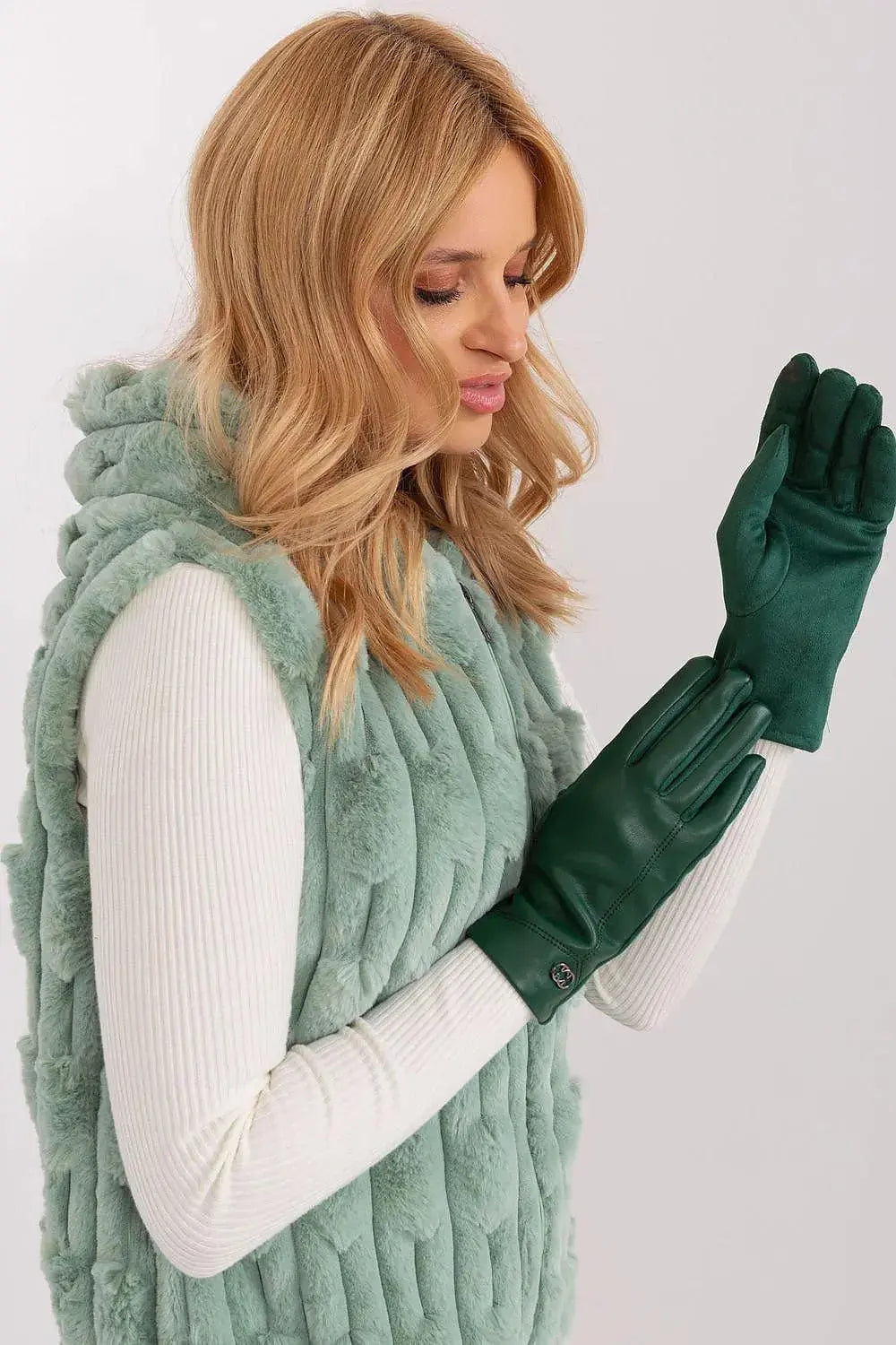 AT Gloves Model 191103 – Elegant Women's Insulated Touchscreen Gloves
