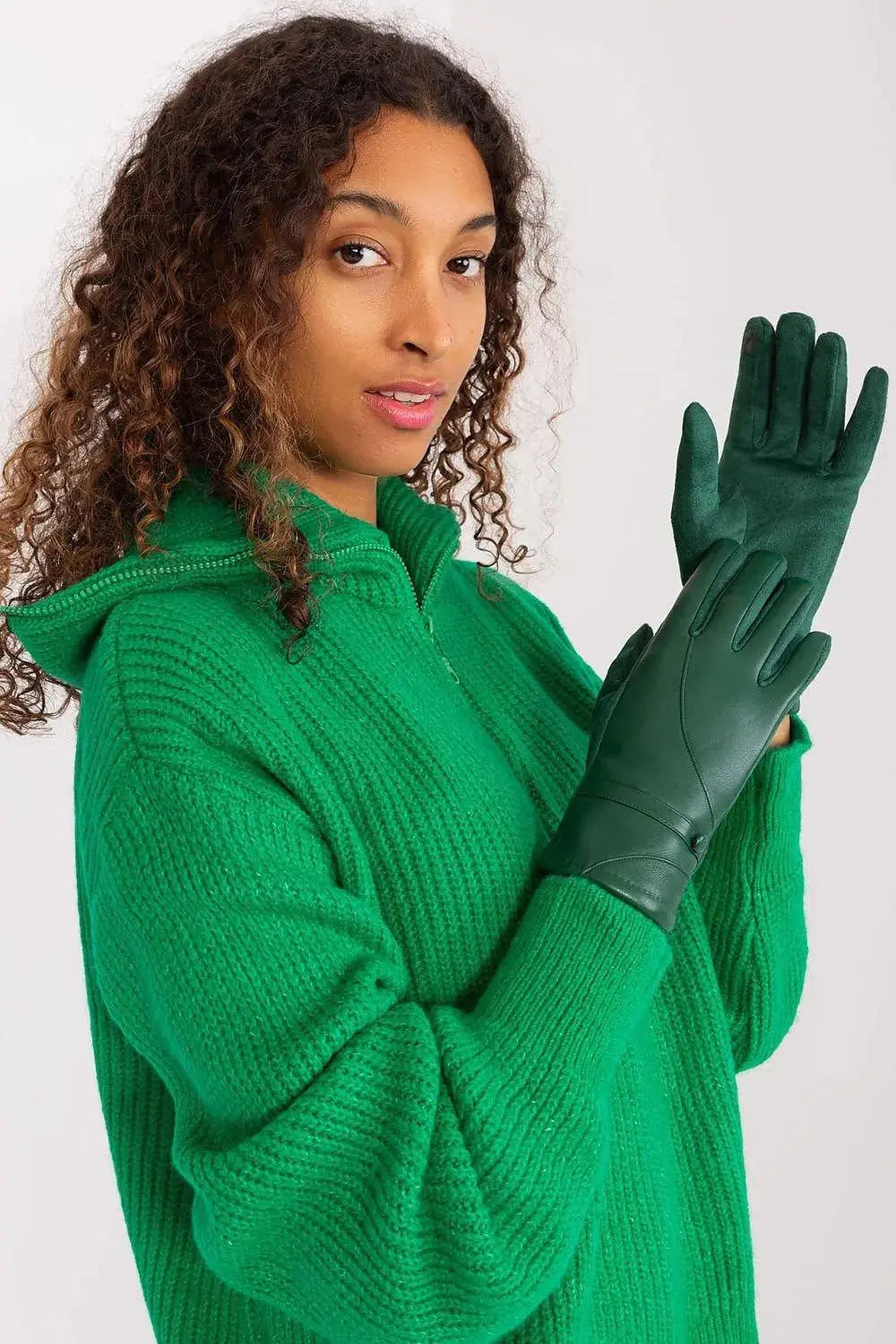 AT Gloves Model 191350 – Durable Grip, Everyday Protection