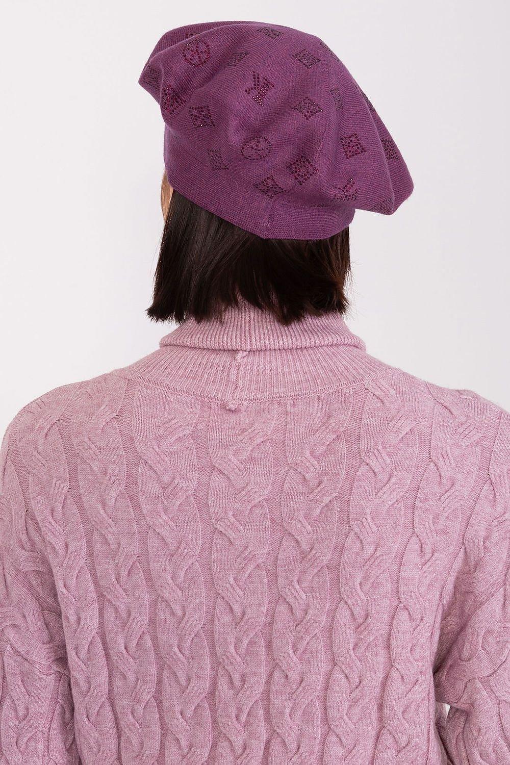 AT Knitted beret with interesting rhinestone application.