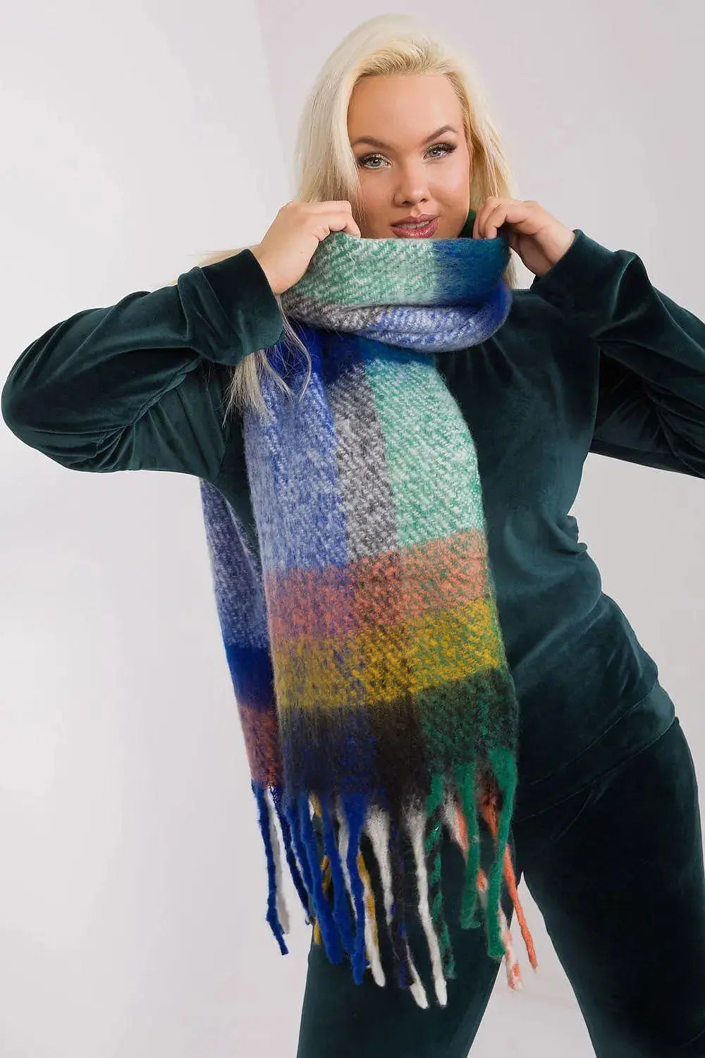 AT Shawl model 190542