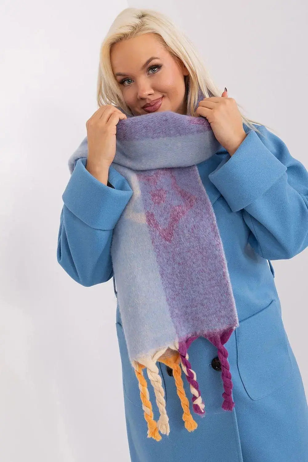 Decorative Stripe Scarf – Soft, Stylish & Cold-Weather Ready