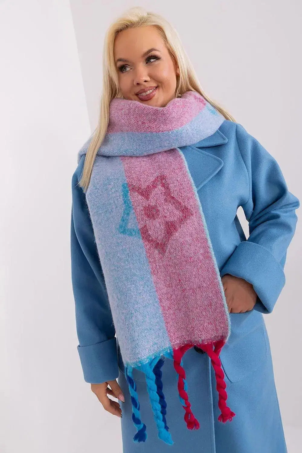 Decorative Stripe Scarf – Soft, Stylish & Cold-Weather Ready