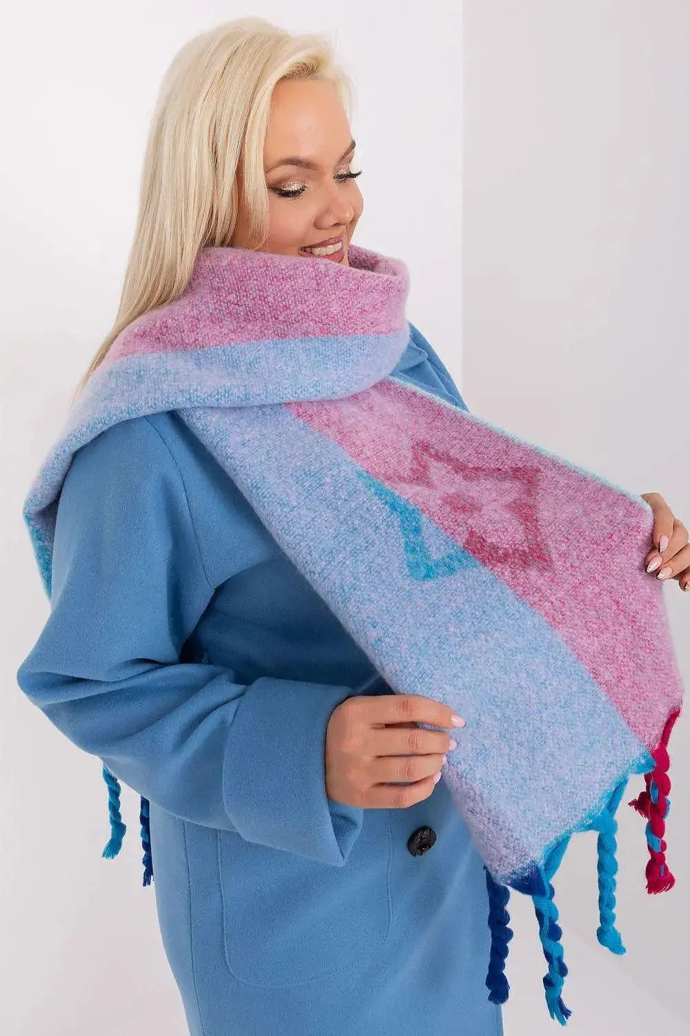 Decorative Stripe Scarf – Soft, Stylish & Cold-Weather Ready