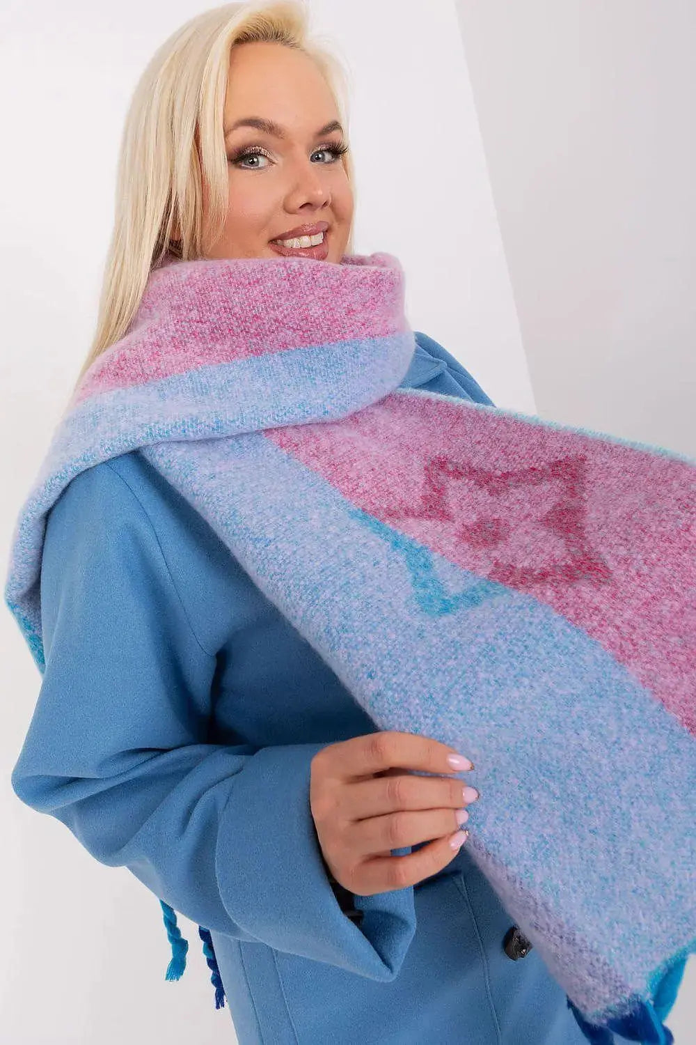 Decorative Stripe Scarf – Soft, Stylish & Cold-Weather Ready