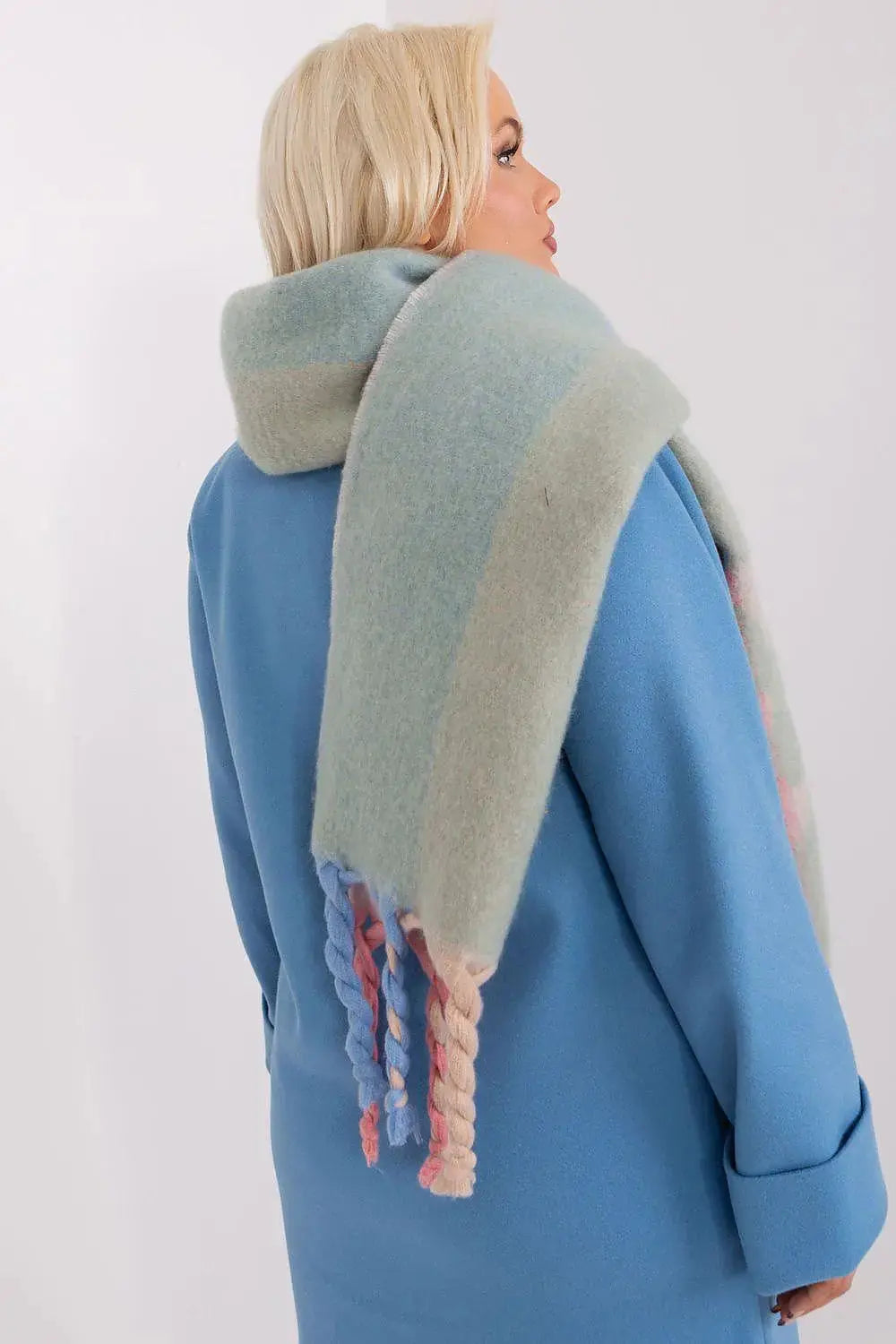 Decorative Stripe Scarf – Soft, Stylish & Cold-Weather Ready
