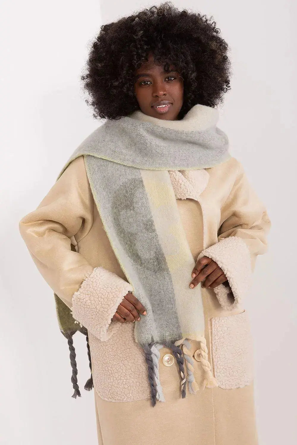 Decorative Stripe Scarf – Soft, Stylish & Cold-Weather Ready