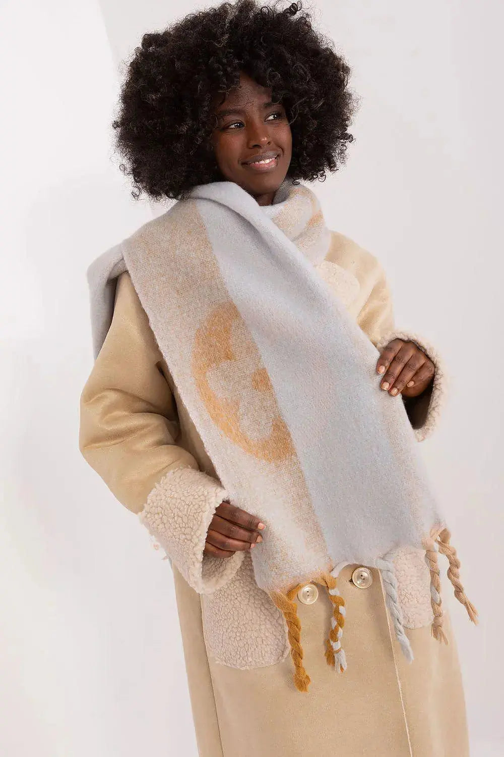 Decorative Stripe Scarf – Soft, Stylish & Cold-Weather Ready