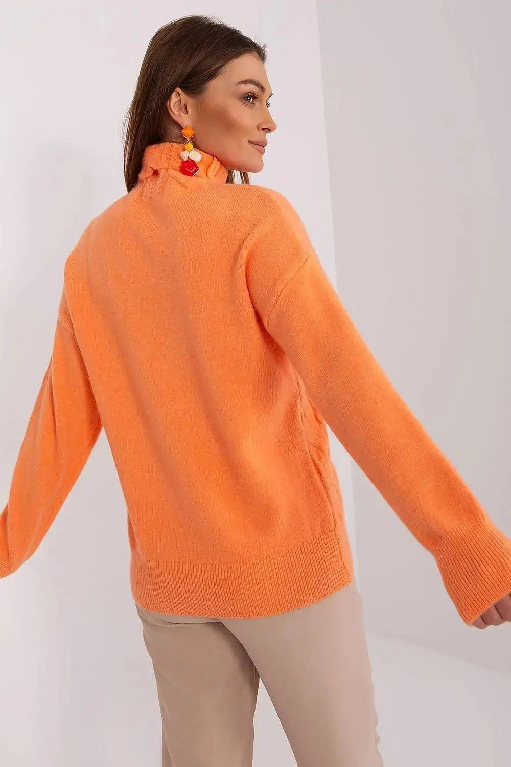 AT high-quality acrylic turtleneck sweater