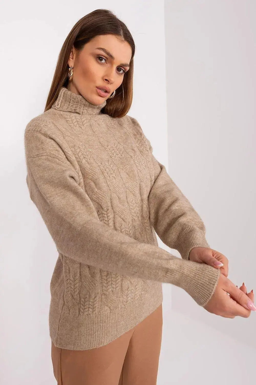 AT high-quality acrylic turtleneck sweater