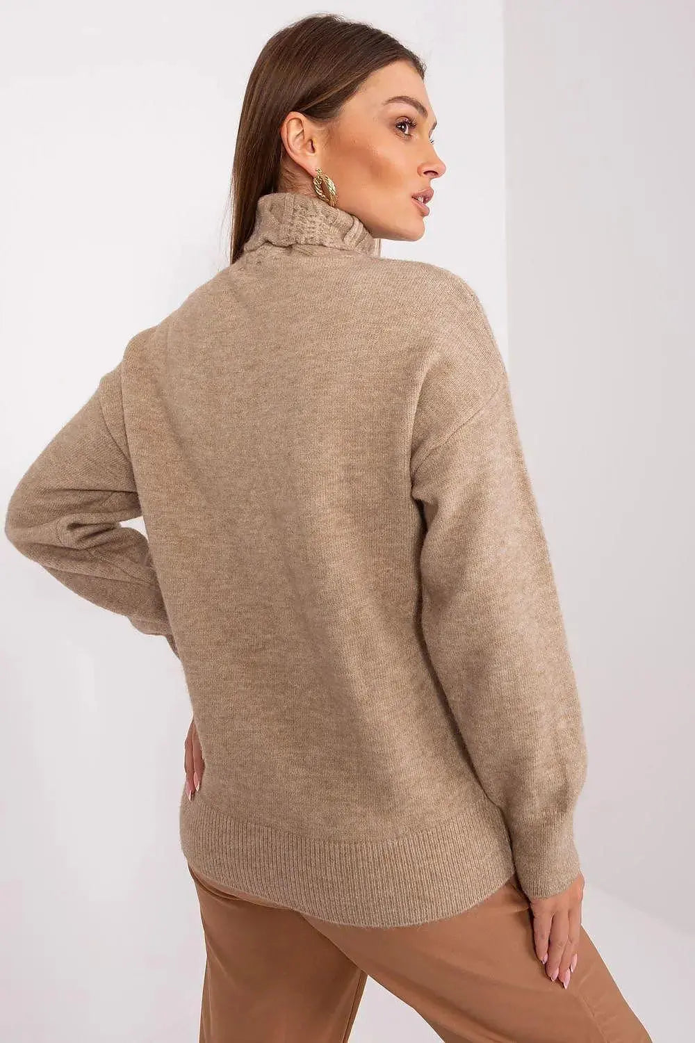 AT high-quality acrylic turtleneck sweater