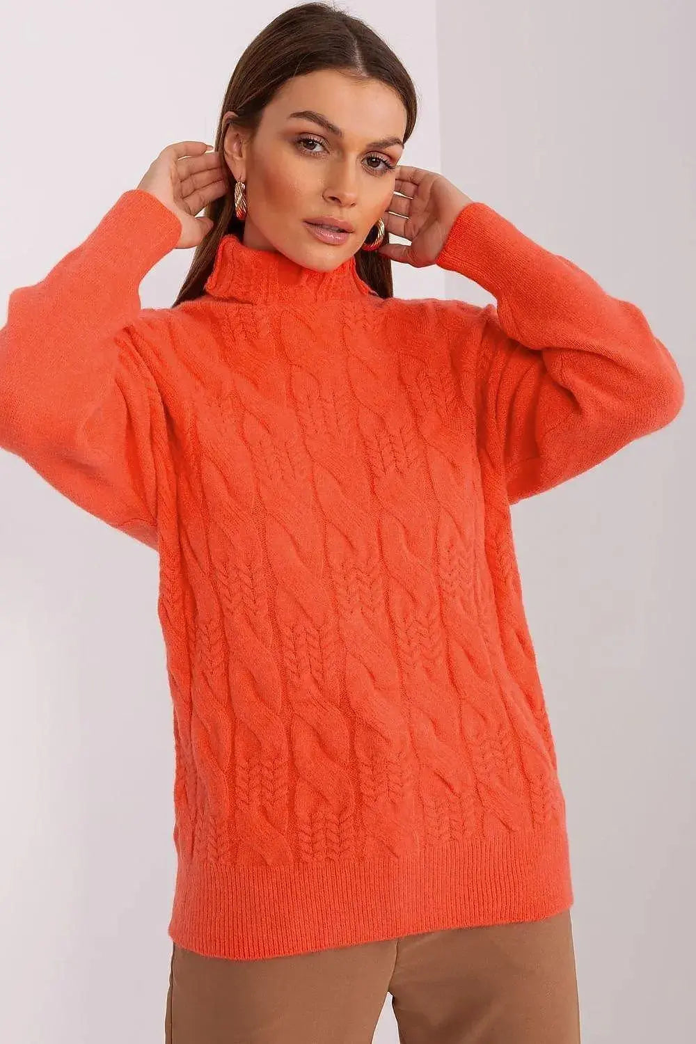 AT high-quality acrylic turtleneck sweater