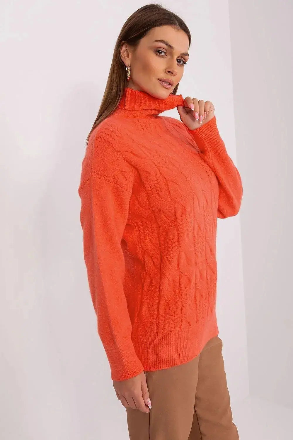 AT high-quality acrylic turtleneck sweater